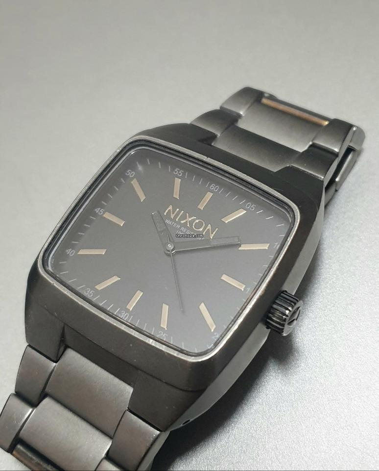 Nixon The Manual