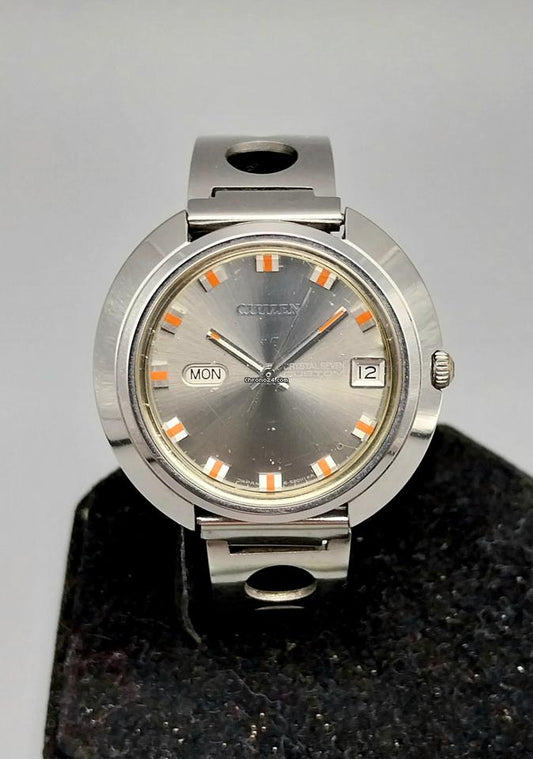 Citizen Crystal Seven Custom UFO October 1968 Mens Day Date